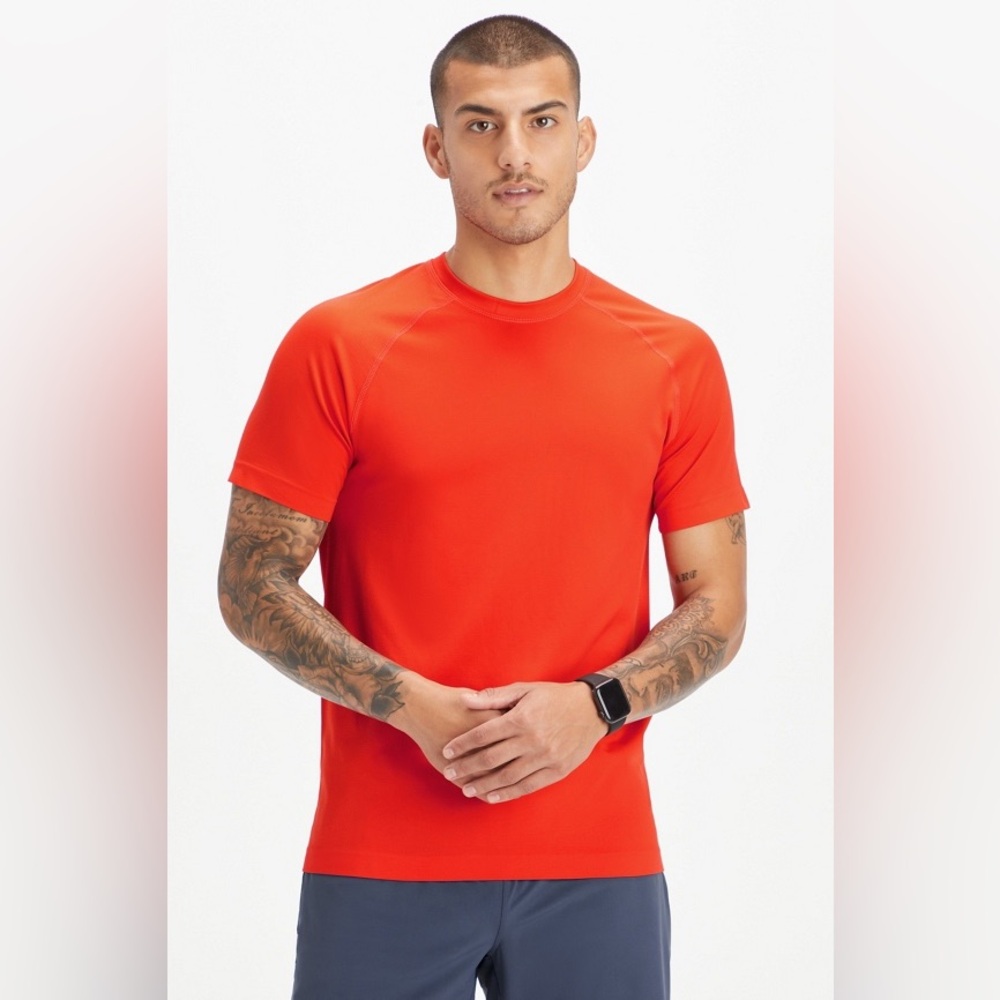 Fabletics The Training Day Tee Dark Orange Men’s S Athletic Stretchy Shirt